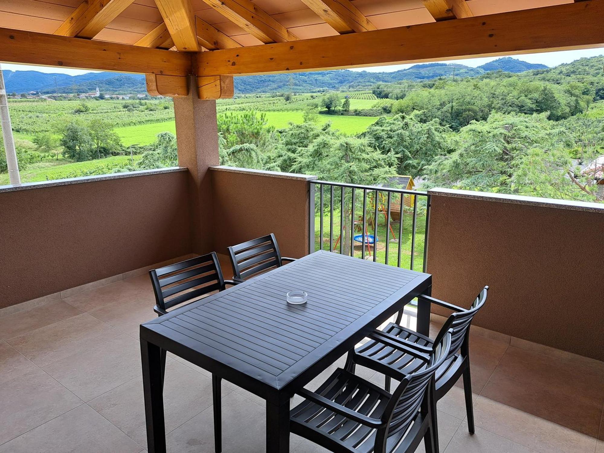 Posestvo Rouna - Winery And Apartments ヴィパーヴァ エクステリア 写真