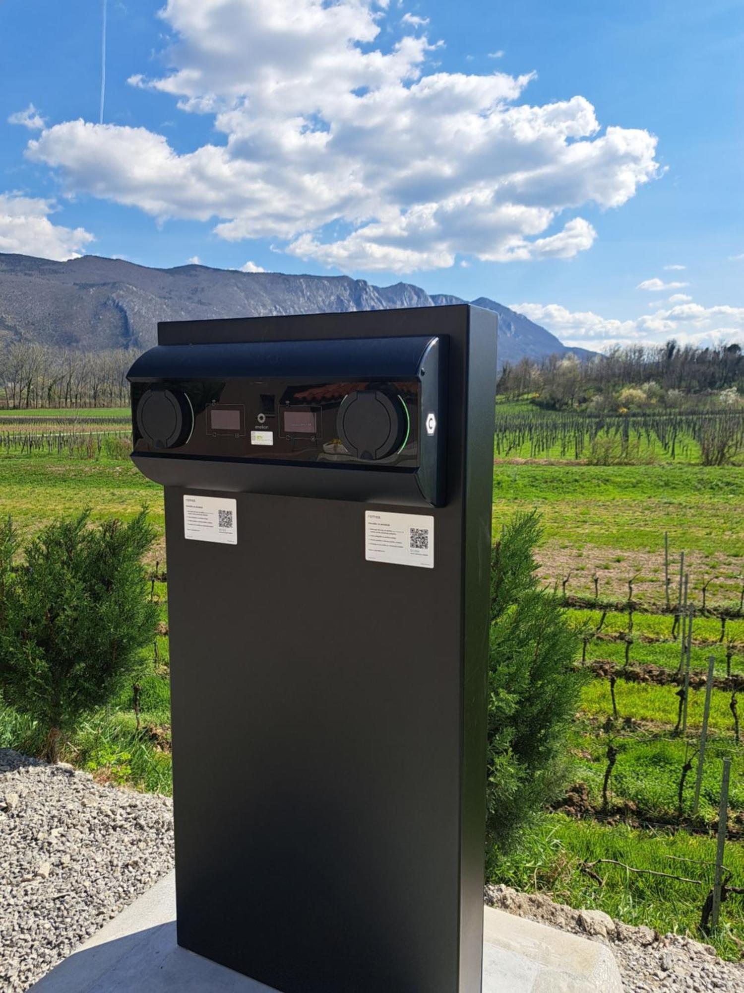 Posestvo Rouna - Winery And Apartments ヴィパーヴァ エクステリア 写真